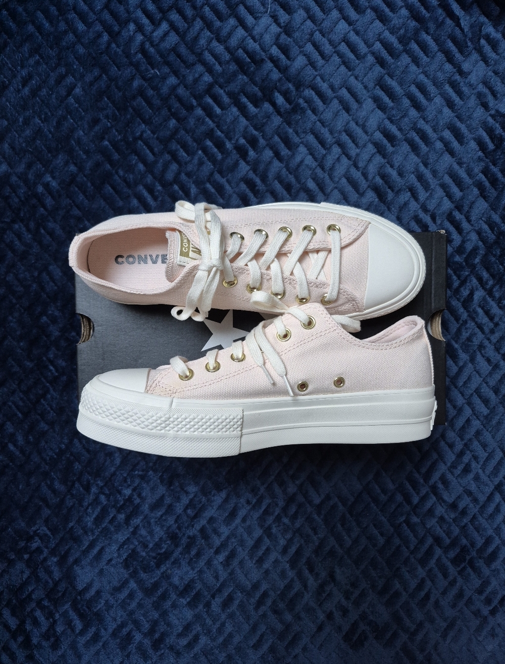Converse CTAS OX Lift Platform Low Top W Star In Pale Petal Size 8.5, New In Box